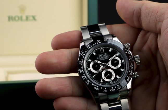 Rolex Rolls out Second Hand Sales to US